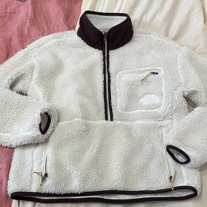 The North Face women’s extreme pile pullover. 1/2 zip. NWOT